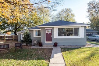 211 N 4th St, Elwood, IN 46036