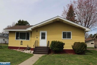 811 1st Ave NW, Chisholm, MN 55719