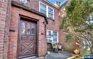 185 E Palisade Ave Unit D6B, Englewood, NJ 07631