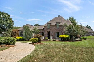 92 Bridgewater Dr, Hattiesburg, MS 39402