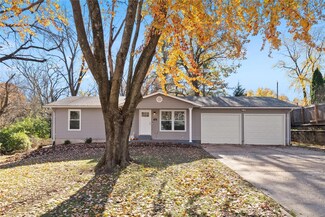 11 Highland Dr, Saint Charles, MO 63303
