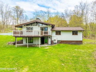 33 Anna Ln, Sand Lake, NY 12153