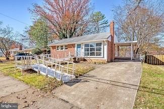 8416 Ravenswood Rd, New Carrollton, MD 20784