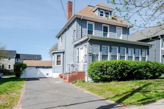 160 Jefferson St, Inwood, NY 11096
