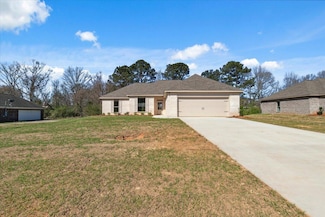 105 NE Adams Ave, Magee, MS 39111