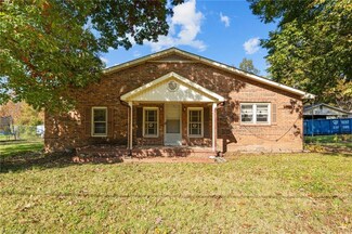 2305 Us Highway 311, Madison, NC 27025