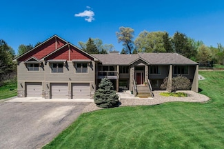 421 N Glover Rd, Hudson, WI 54016