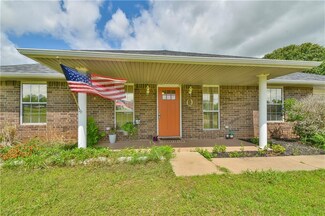 12 Kraig Dr, Shawnee, OK 74801