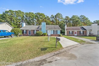 115 Live Oak Ct, Midway Park, NC 28544