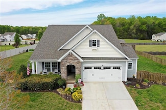 167 Scotch Moss Dr, Advance, NC 27006