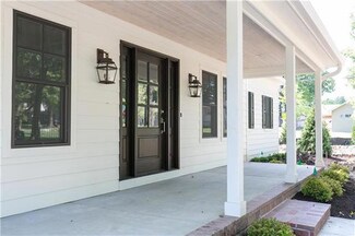 6129 Mission Rd, Fairway, KS 66205