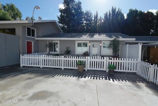 718 Greenbriar Ave, Simi Valley, CA 93065