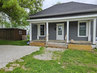 312 S Locust St, Monroe City, MO 63456