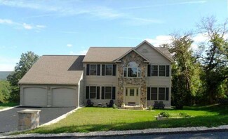 524 Summer Hill Rd, Schuylkill Haven, PA 17972