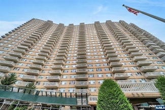 555 North Ave Unit 23-S, Fort Lee, NJ 07024