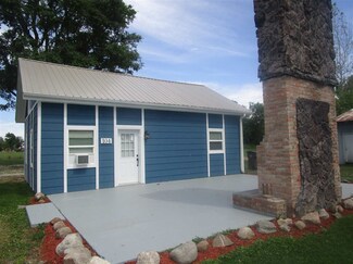 104 S Indiana Ave, Wakarusa, IN 46573
