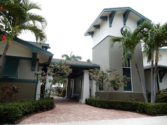 650 Pacific Grove Dr Unit 5, West Palm Beach, FL 33401