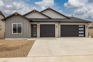 513 Desert Peach St, Clifton, CO 81520