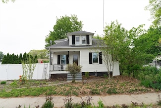 896 Berkshire Ave, Indian Orchard, MA 01151