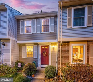 1652 Harvest Green Ct, Reston, VA 20194