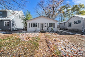 27042 Brettonwoods St, Madison Heights, MI 48071