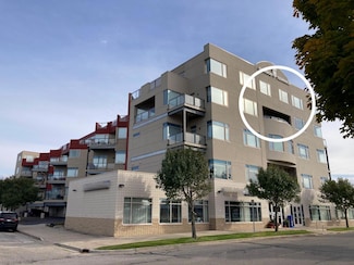 105 W Danaher St Unit 401, Ludington, MI 49431