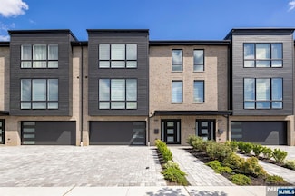 410 Hillside Ave Unit B, Palisades Park, NJ 07650