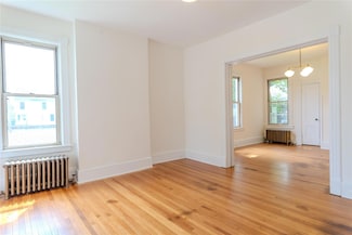 81 Beacon St, Newburgh, NY 12550