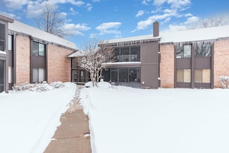 740 Saint Andrews Ln Unit 21, Crystal Lake, IL 60014
