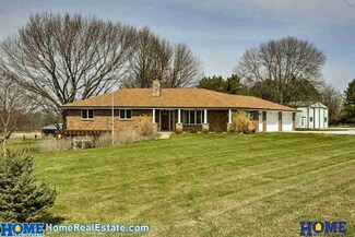 27909 S 82nd St, Firth, NE 68358