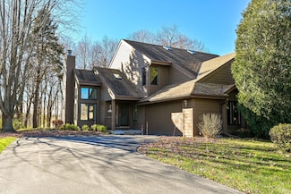 N81W13567 Golfway Dr, Menomonee Falls, WI 53051