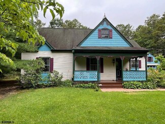 5519 Duerer St, Egg Harbor City, NJ 08215