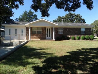 1801 3rd St, Pawnee, OK 74058