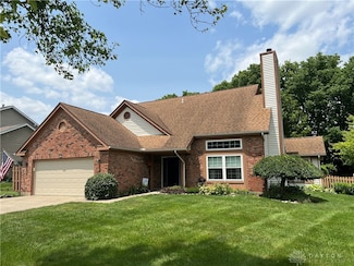 323 Meadowgrove Dr, Englewood, OH 45322