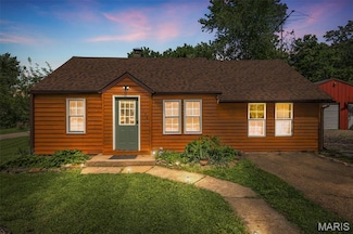 1158 Mulberry St, Bismarck, MO 63624