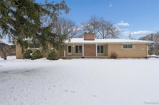 7127 Meadowvue Dr, Grand Blanc, MI 48439