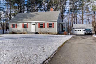 16 Old Farm Rd, Topsham, ME 04086