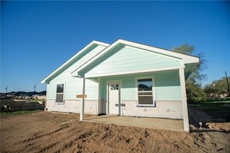 1704 Pine St, Hearne, TX 77859