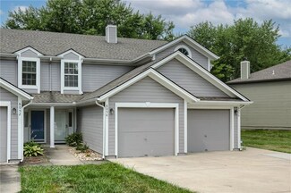 6054 NE Moonstone Dr, Lees Summit, MO 64064