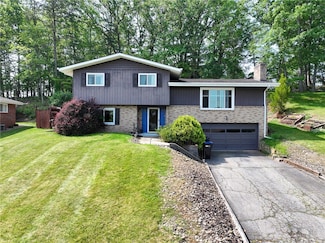 215 Columbia Dr, Aliquippa, PA 15001