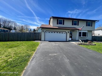 15 Deer Path Dr, Albany, NY 12205