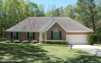 2167 Deer Creek Rd, Byhalia, MS 38611