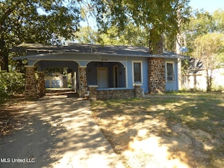 514 S 5th St, McComb, MS 39648
