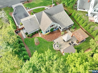 913 Roslyn Rd, Ridgewood, NJ 07450