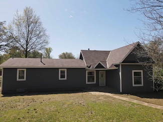 321 W 15th St, Harper, KS 67058