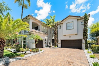 682 Cresta Cir, West Palm Beach, FL 33413