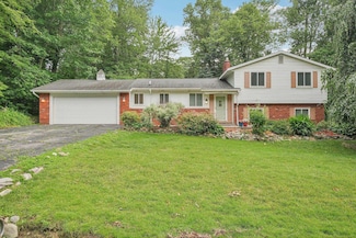 6575 Goldfinch Ln, Clarkston, MI 48346