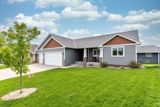 105 Sparrowhawk Cir, Eagle Lake, MN 56024