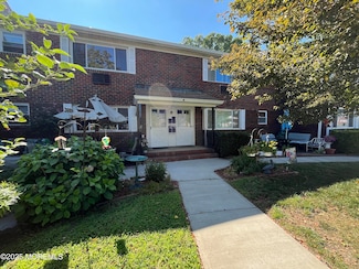 14B Juniper Ln, Eatontown, NJ 07724