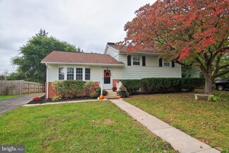 105 Center Ln, Reading, PA 19606